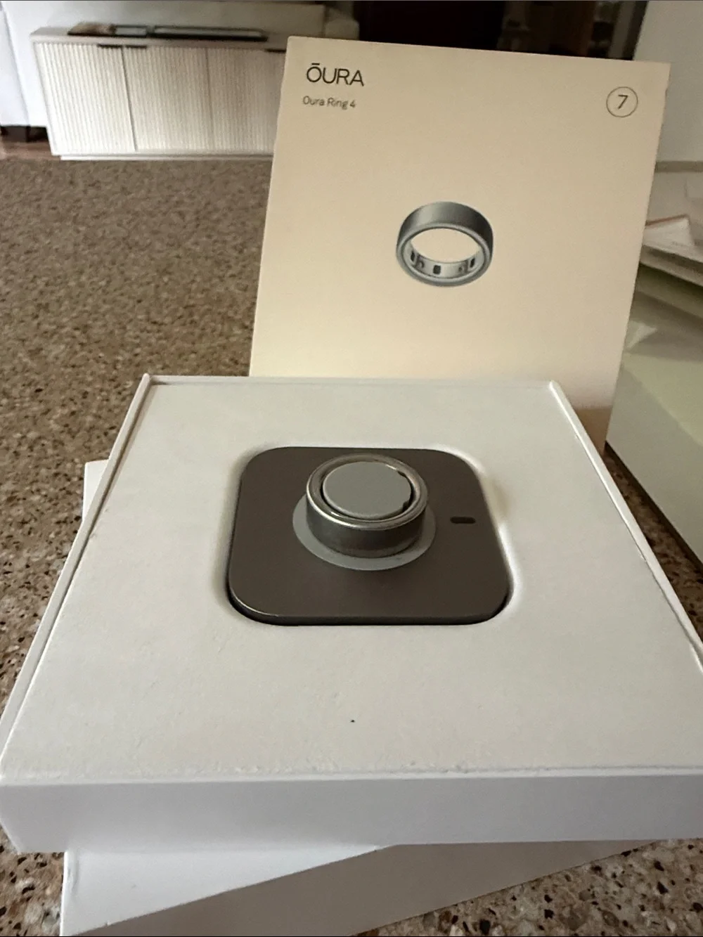 Oura Ring 4 Size 7 in Silver with charging dock